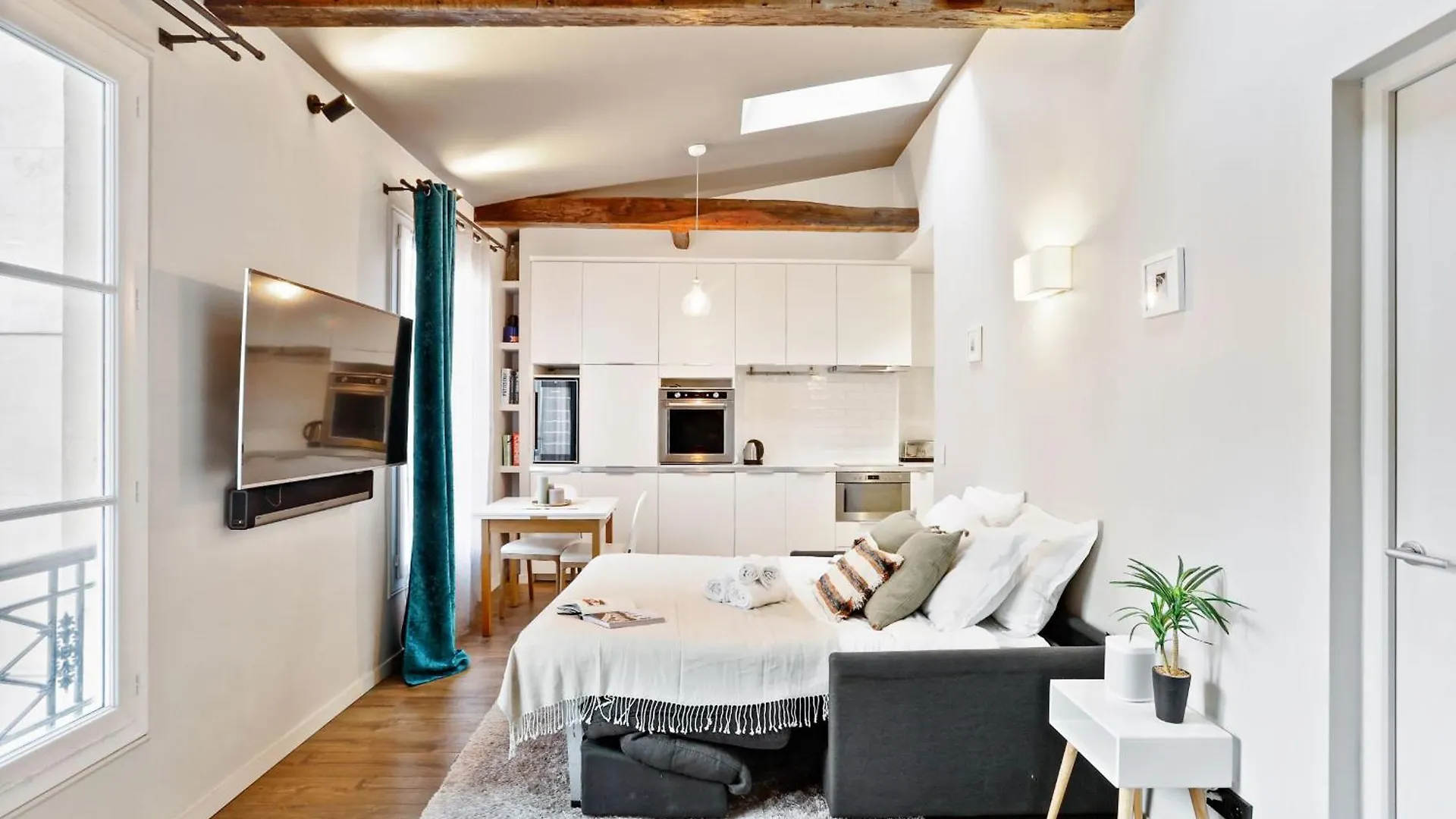 Eiffel Tower & Champ De Mars - 1br - Cityapartmentstay Paris