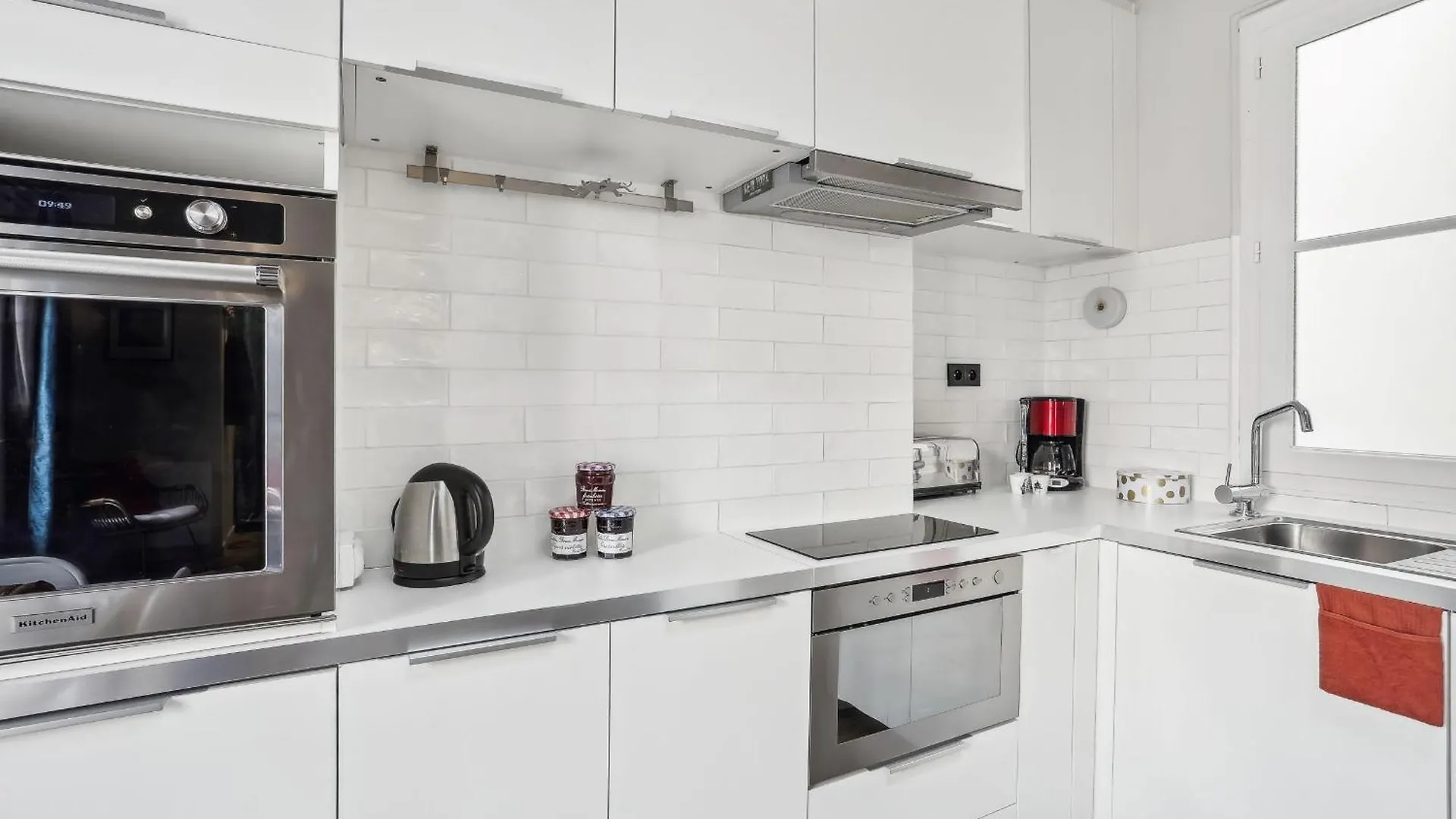 Eiffel Tower & Champ De Mars - 1br - Cityapartmentstay