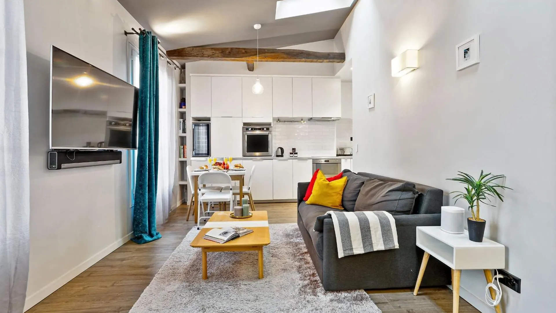 Eiffel Tower & Champ De Mars - 1br - Cityapartmentstay